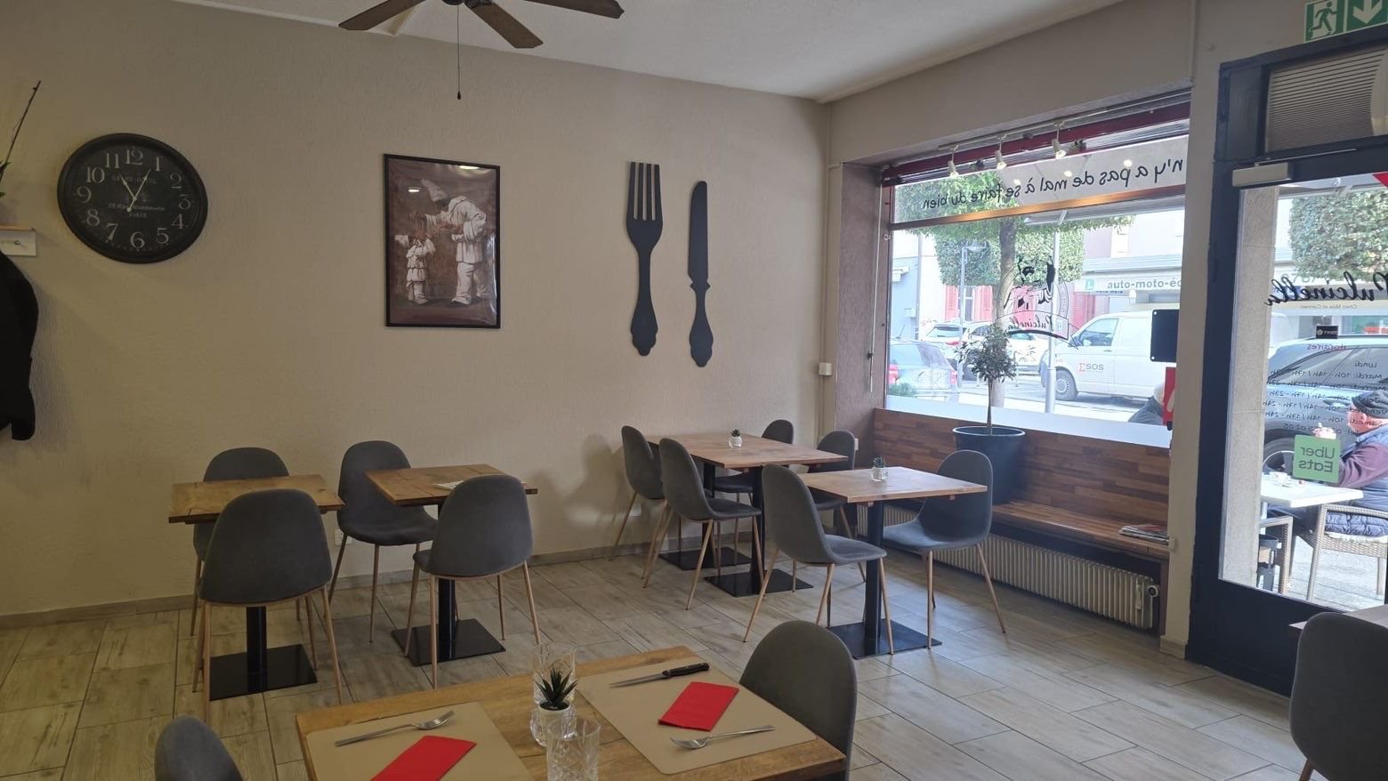 Intérieur du restaurant Pulcinella à Sierre